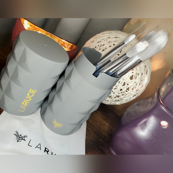 LARUCE BEAUTYCheek & Eyes Brush Set in Denim Blue - Picture 4 of 16